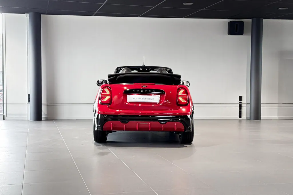 MINI Cooper Cabrio 2.0 Cooper C John Cooper Works