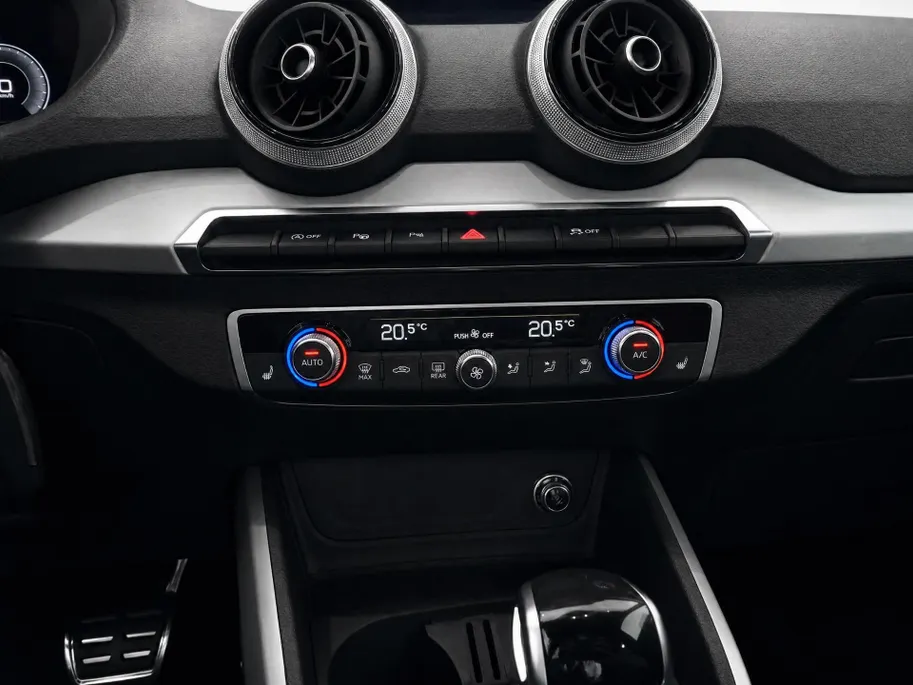 Audi Q2 35 TFSI S Edition 150 PK · Assist. pakket parking · Privacy glas · Stoelverwarming voorin · MEGA Sale