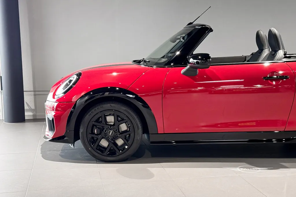 MINI Cooper Cabrio 2.0 Cooper C John Cooper Works