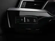 Audi e-tron 55 quattro 408pk S edition · SOH 94,8% · Panoramadak · Luchtvering · 360 Camera · Apple/Android Car Play · Stoelverwarming · 21'' Inch ·