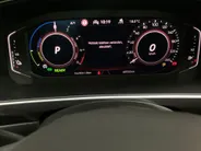 Volkswagen Tiguan 1.4TSIeHybrid 180kW/245PK DSG R-Line · Panoramadak · Trekhaak · 360°Camera + Parkeersensoren · 20'' · Apple/Android Car Play ·