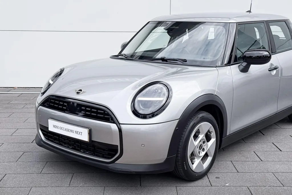 MINI Cooper 5-deurs Cooper C Essential