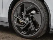 Volkswagen ID.7 Pro Limited Edition 77 kWh accu 286 pk · Achteruitrijcamera · Draadloze telefoonverbinding · LEDER INTERIEUR -
