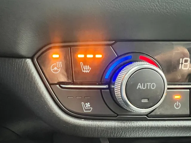 Mazda 6 Sportbreak 2.0 SkyActiv-G 165 Comfortplus Business AUTOMAAT | LEDER | Bose AUDIO | 19"LM VELGEN | STOEL- en STUURVERWARMING | STOEL VENTILATIE | APPLE VARPLAY /ANDROID AUTO |
