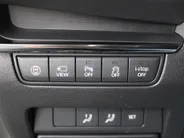 Mazda 3 2.0 e-SkyActiv-G M Hybrid 122 Luxury | Trekhaak | Stuur-/stoelverwarming | Leer | 360 Camera | Stoelgeheugen | 18' LM | HUD | LED | Cruise adapt. |