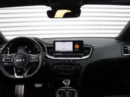Kia ProCeed 1.5 T-GDi DCT7 GT-Line | BTW Auto | Automaat | Trekhaak | Verwarmde sportstoelen | Camera | Dodehoek detectie | Telefoonlader | LED |