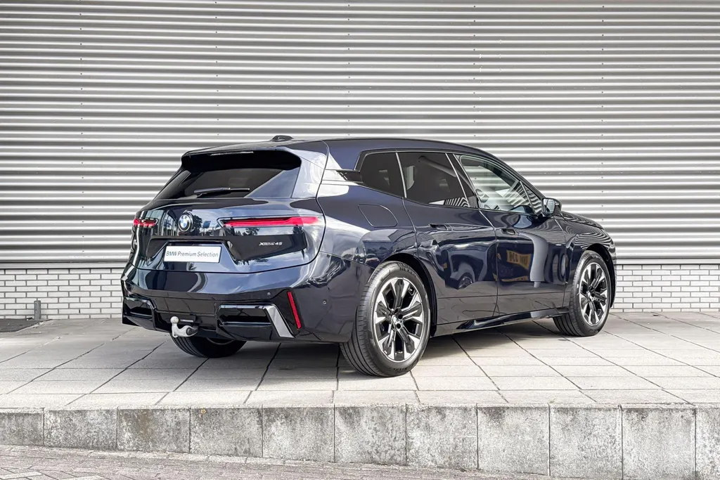 BMW iX xDrive45 101 kWh