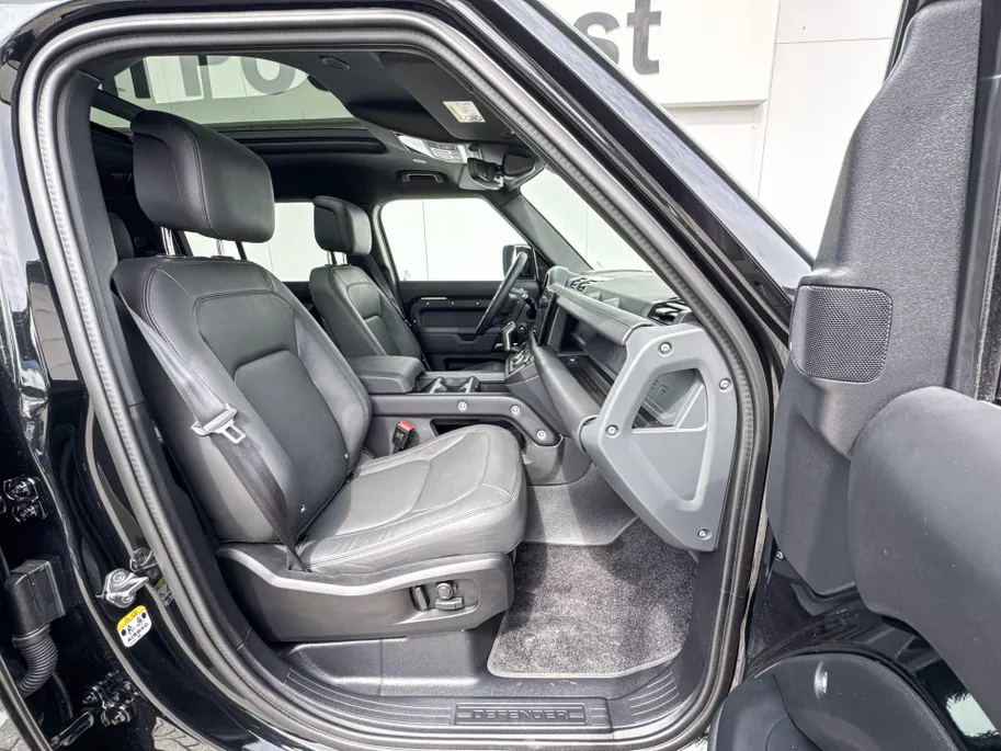 Land Rover Defender 110 2.0 P300e 110 X-Dynamic HSE