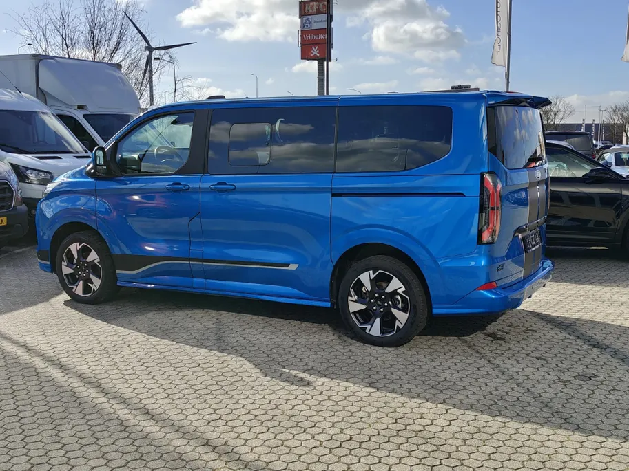 Ford Tourneo Custom E-Tourneo 340 L1H1 Sport 65 kWh - 8 PERSOONS - FULL OPTION - PANORAMADAK - ELEK. ZIJ SCHUIFDEUREN - TREKHAAK