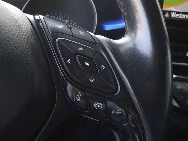 Toyota C-HR 1.8 Hybrid Bi-Tone Trekhaak | Leder | Blindspot | Stoelverwarmin