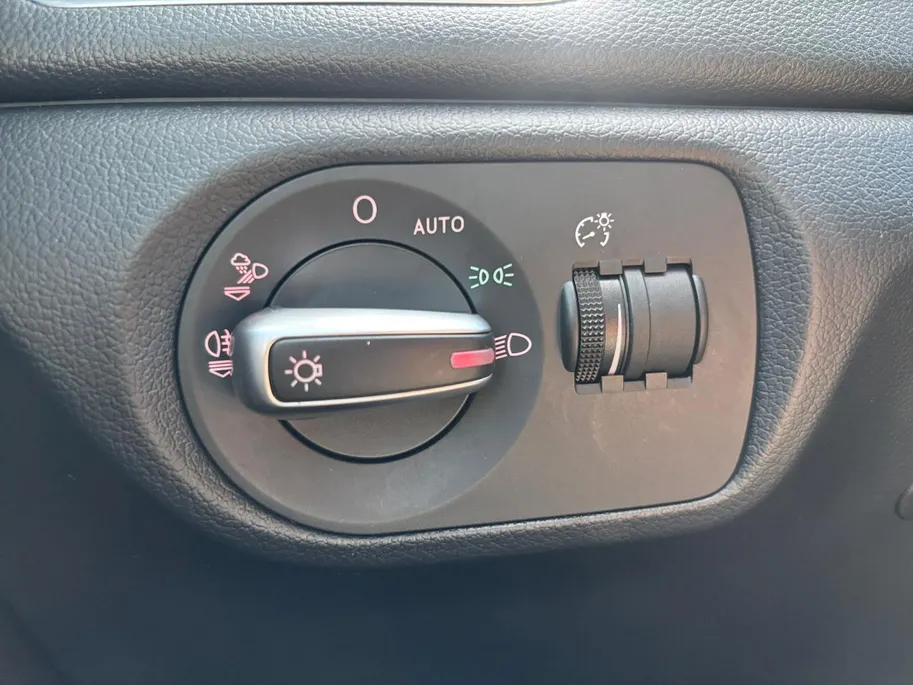 Audi Q3 1.4 TFSI CoD Design Pro Line Plus *Automaat*Navi+Camera*Cruise Control*Climate Control*Stoelverwarming*Elekt. Achterklep*Zeer nette auto!