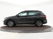 Volkswagen Tiguan 1.4 TSI eHybrid 245pk DSG Life Business · Camera · Inklap. Trekhaak · Stuur- & Stoelverwarming · Apple/Android Car Play · Elek. Achterklep ·