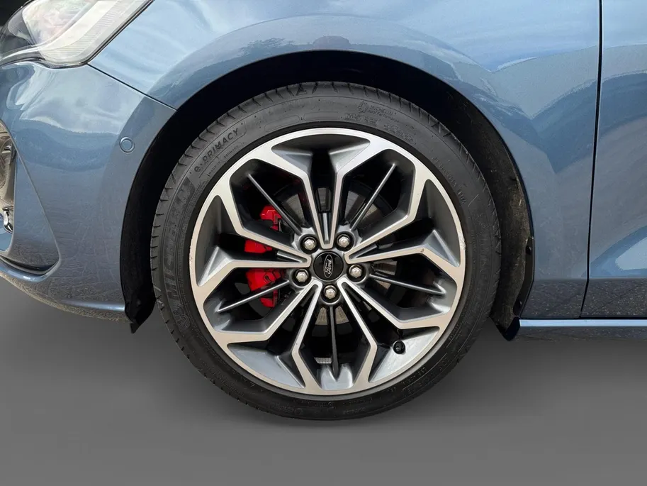 Ford Focus Wagon 1.0 EcoBoost Hybrid ST Line X | NL auto | 1e eigenaar | Dealer onderhouden | Adapt cruise control | BLIS | Winter pack | Elektr. achterklep | Parkeersensoren voor en achter | Achteruitrijcamera | Apple carplay & android auto | 18' lichtmetalen velge