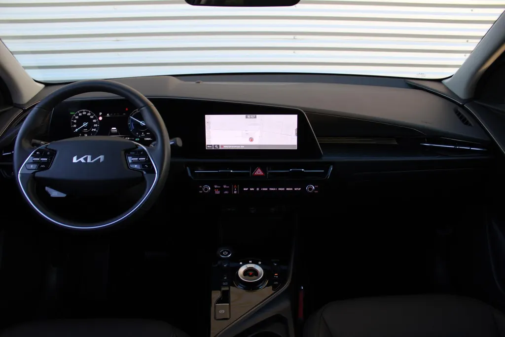 Kia Niro EV DynamicPlusLine 64.8 kWh | Airco | Navi | Camera | Cruise | 17' LM | PDC |