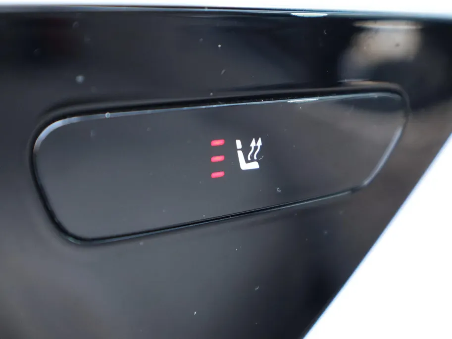 Mercedes-Benz C-Klasse Estate 200 Launch Edition Luxury Line l Keyless l Achteruitrij camera l Stoelverwarming l Leder
