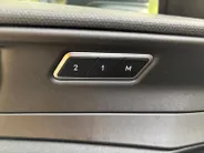 Lynk & Co 01 1.5 Apple Carplay/Android Auto , stoelverwarming , panoramadak , navigatiesysteem full map , camera 360 , elektrisch verstelb. bestuurdersstoel met geheugen , elektrisch bedienbare achterklep ,                                               lichtmetalen ve