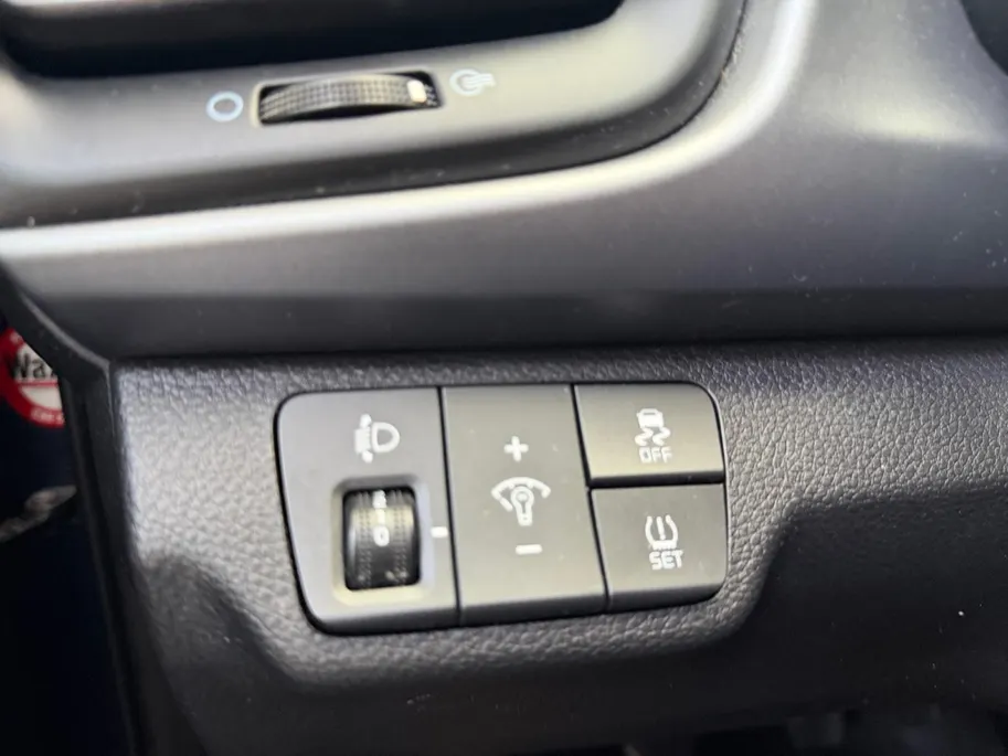 Kia Rio 1.0 TGDI DynamicLine Dealer onderhouden | Navigatie | Achteruitrijcamera | Trekhaak | Airco |