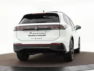 Volkswagen Tiguan 1.5eTSI/150PK R-Line Blackstyle DSG · Panoramadak · Trekhaak · Apple/Android Car Play · Camera · Garantie t/m 30-09-2030 of 100000km.