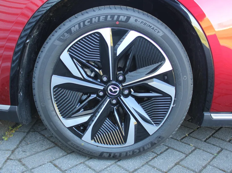 Mazda 6 6e Takumi Plus 68.8 kWh | Actieradius tot 479 km (WLTP) | Hoge Korting! | Bruin Nappa leder | 18% bijtelling |