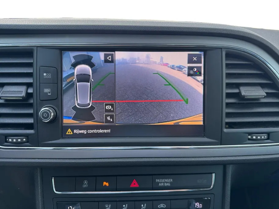 SEAT Leon ST 1.0 TSI Style Ultimate Edition | NL auto | 1e eigenaar | Navigatie | Apple carplay & Android auto | Parkeersensoren voor en achter | Achteruitrijcamera | 16' lichtmetalen velgen | Adapt. cruise control | Bovag garantie |