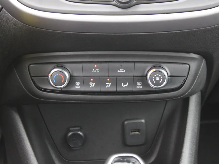 Opel Crossland 1.2 Edition | Trekhaak | Camera | Parkeersensor v+a | Android Auto/Apple Carplay | LED | Cruise | Airco |