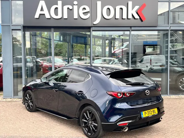 Mazda 3 2.0 e-SkyActiv-X M Hybrid 186 Luxury AUTOMAAT | SUNROOF | AERO PACK | LEDER | Bose AUDIO | APPLE CARPLAY/ANDROID AUTO | A.CAMERA | NED. AUTO |
