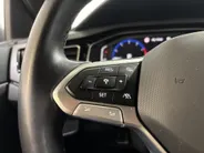 Volkswagen Taigo 115PK TSI R-Line Edition Automaat | Digital Cockpit | Camera | Adaptive Cruise Control | Apple CarPlay/Android Auto | 18' Lichtmetalen Velgen | Climate Control | Armsteun | Parkeersensoren |