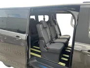 Ford Tourneo Custom 340 L2 Titanium 2.5 PHEV 233 pk | 9-persoons | TE BESTELLEN | Dual-zone airco | Inklapbare trekhaak | Cruise control | Verwarmd stuurwiel | Dubbele schuifdeuren met uitzetruiten | 17' LM velgen