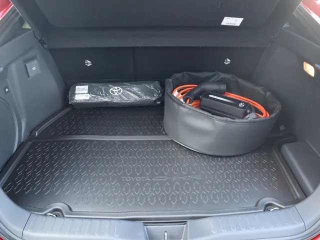 Toyota C-HR 2.0 PHEV 220 Executive | Panoramadak | Stoel/Stuur Verwarming