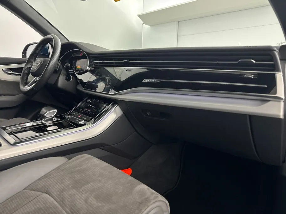 Audi Q8 55 TFSI-e quattro S-Line | Panoramadak | Luchtvering | 21'' L.M. Velgen | SoH 100%
