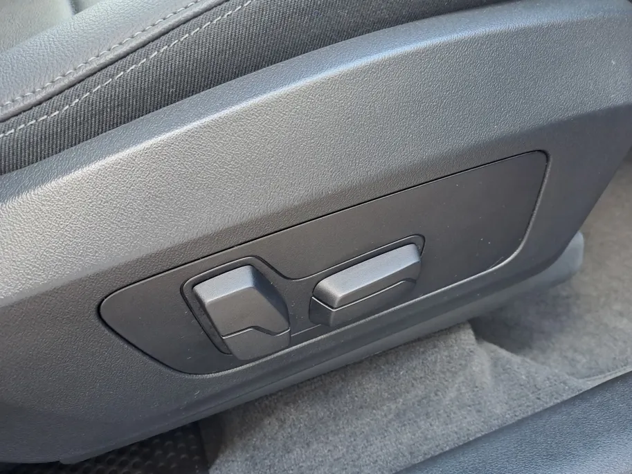 BMW 2 Serie Active Tourer 220i AUTOMAAT | Sensoren | Navigatie | Cruise | 360 Camera | Head-up display | Elektrisch verstelbare stoel | Apple Carplay/Android Auto