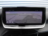 Peugeot 2008 1.2 PureTech 130 Allure | Automaat | Camera | Clima | Cruise | Navi | 17" LM | LED | Apple Carplay/Android Auto |