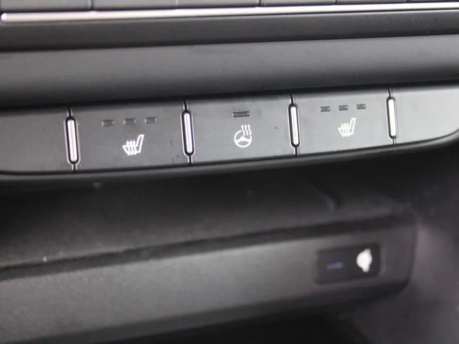 Kia Ceed 1.0 T-GDi Design Edition | Stuur-/stoelverwarming | Cruise | Camera | 16' LM | Dodehoekdetectie | JBL audio | LED |