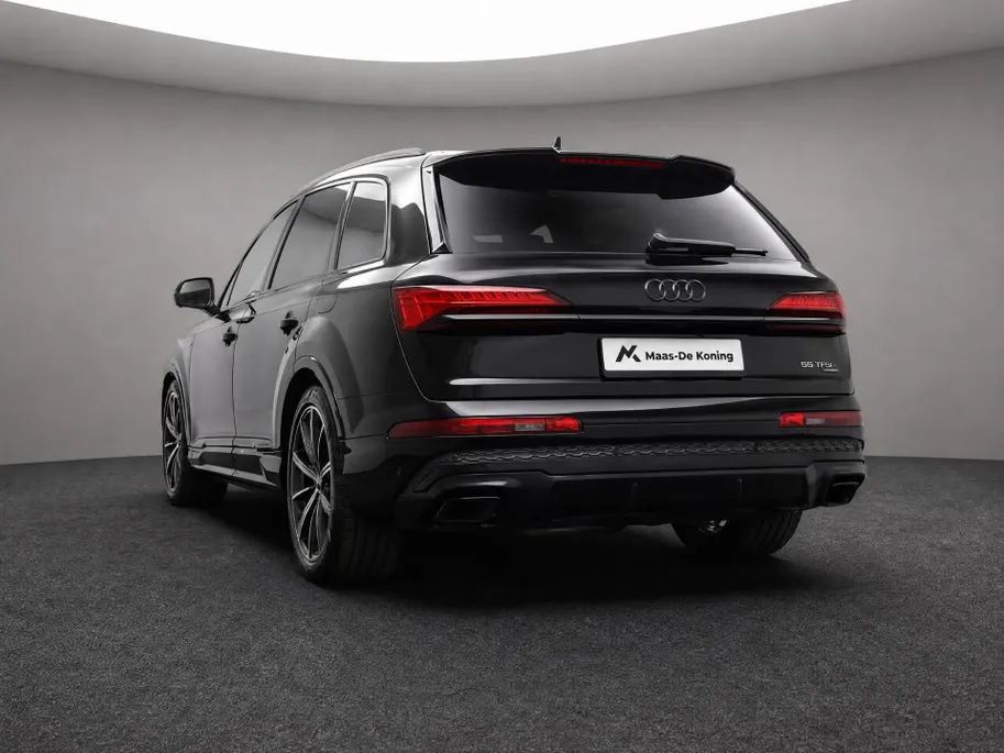 Audi Q7 55 TFSI e quattro Pro Line S 394 PK ·Leder bekleding · Assistentie. plus, remote park · Head-Up display · Glazen panorama dak · Bang & Olufsen
