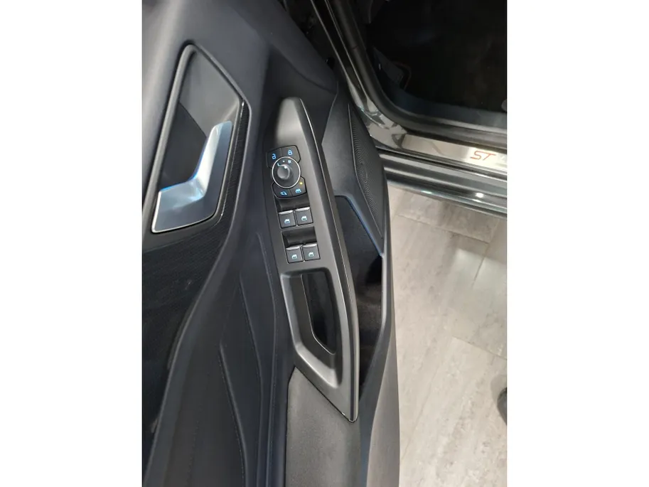 Ford Focus Wagon 1.0 EcoBoost Hybrid ST Line X | Winter Pack | Adap. Cruise | Elektrische Achterklep |