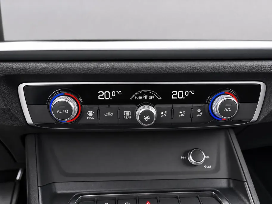Audi Q3 35 TFSI 150pk S edition · Apple/Android Car Play · 20'' Lichtmetalen Velgen · Elek. inklapbare buitenspiegels · Audi Sound · Virtual Cockpit · Garantie t/m 16-01-2027 of 100.000km