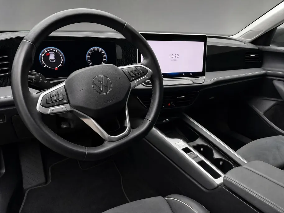 Volkswagen Passat Variant 1.5 eTSI 150pk DSG Business · Camera · Keyless · Apple/Android Car Play · Elek. Voorstoel · Elek. Achterklep · 17'' Inch · Garantie t/m 28-03-2028 of 100.000km