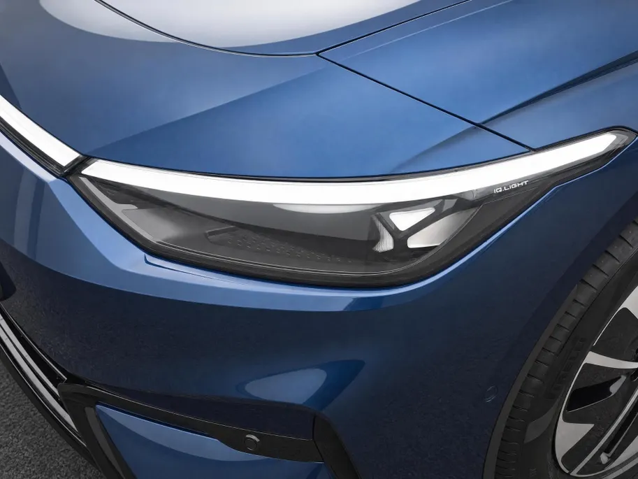 Volkswagen ID.7 Limited Edition Plus 77 kWh accu 286 PK · Trekhaak inklapbaar, met elektrische ontgrendeling · Draadloze telefoonlader ·