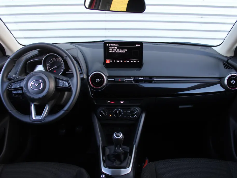Mazda 2 1.5 Skyactiv-G Sportive | Airco | Cruise | PDC | 16' LM | Camera | 1e eigenaar | Zeer weinig km |