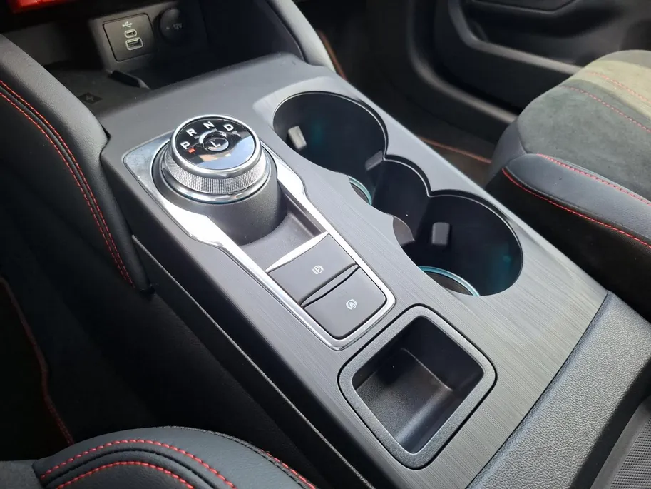 Ford Kuga ST-Line X 243PK | Panoramadak | Winter Pack | El. Trekhaak | Adaptieve Cruise Control | 360graden Camera | BLIS | Half Leder| LED | 2100kg Trekgewicht