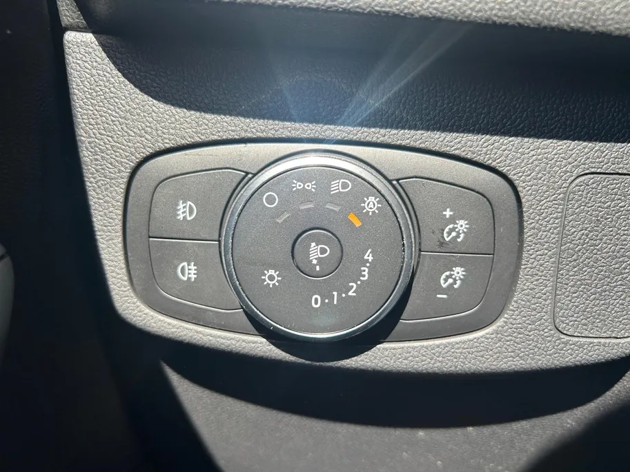 Ford Focus 1.0 EcoBoost Hybrid ST Line Stoel/stuur/voorruitverwarming | Achteruitrijcamera | Apple/Android Carplay | Parkeersensoren |