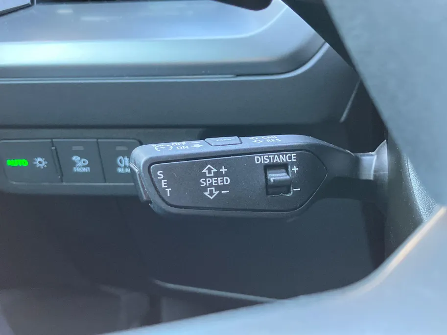 Audi Q4 e-tron 45 Advanced edition 82 kWh 210kW/286PK · Camera · Apple/Android Car Play · Navigatie · Keyless · SONOS Sound · Stoelverwarming ·
