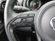 Mazda 2 Hybrid 1.5 Agile | Comfort pakket | Trekhaak | CarPlay | Camera | Stuur-/stoelverwarming | Cruise adapt. | 15' LM |