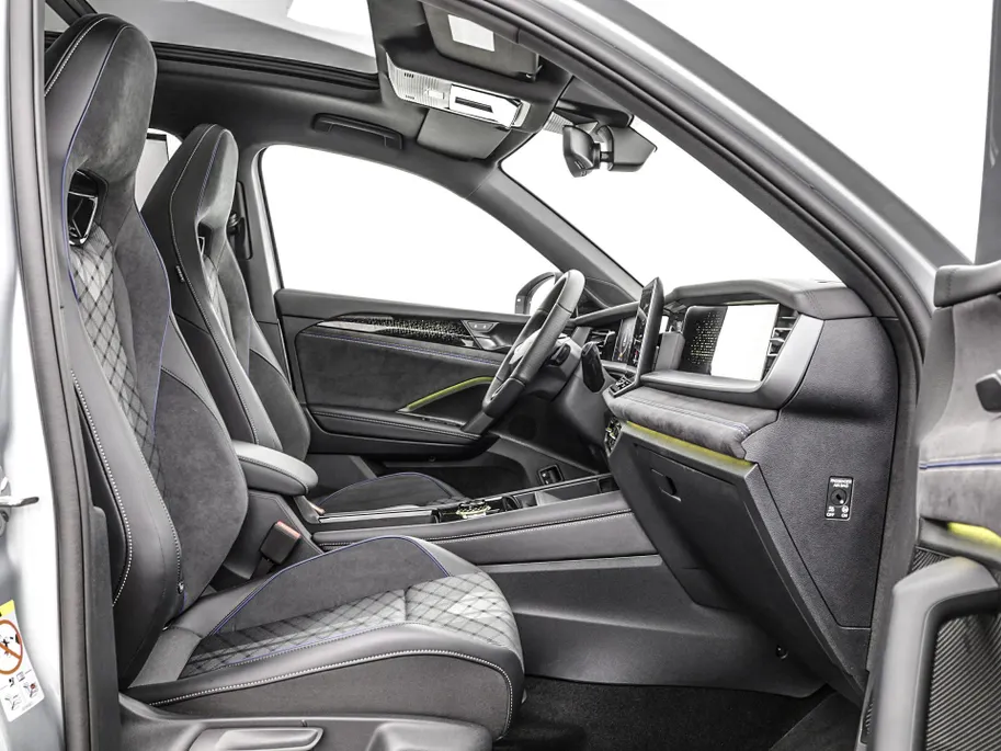 Volkswagen Tayron R-Line Edition 1.5 eHybrid 272 PK 6 versn. DSG · Assistance Pakket Plus · Black Style Pakket · Comfort Pakket · Design Pakket · Trekhaak inklapbaar, electr. ontgrendeling, incl. Trailer Assist ·