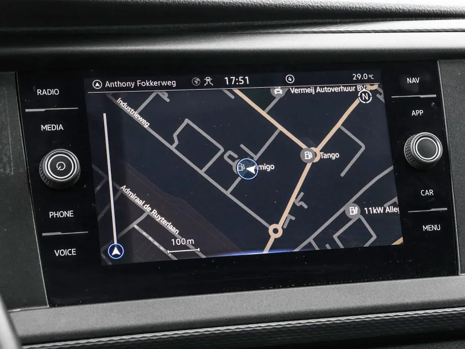 Volkswagen Bedrijfswagens Transporter 2.0 TDI L1H1 28 · Camera · Trekhaak · Apple/Android Car Play · Navigatie · Cruise Control · Vloerplaat · 16'' Inch · Garantie t/m 01-04-2028 of 100.000km