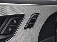 Audi Q8 60 TFSIe 490pk Tiptronic Quattro Pro Line S Comp · 360 Camera · Luchtvering · Laser LED · Wegklapbare Trekhaak · Elek. Voorstoelen · Nachtzicht · 23'' Inch · Garantie t/m 11-03-2031 of 100.000km
