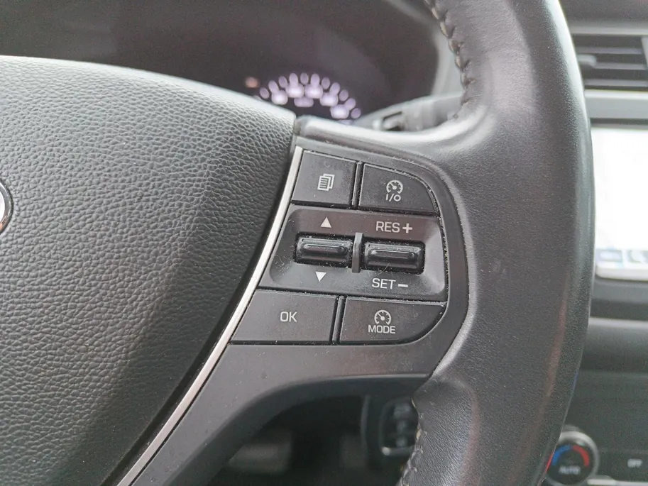 Hyundai i20 1.0 T-GDI Comfort Automaat | All weatherbanden | Trekhaakl | Navigatie | Camera |