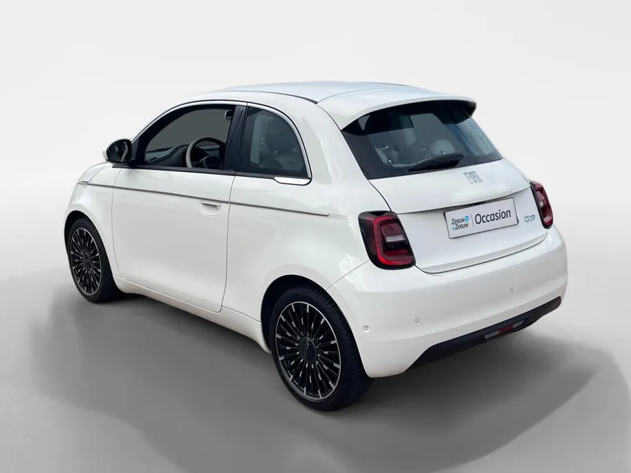 Fiat 500 La Prima 42 kWh *SOH 95%*Navi*Camera*Climate Control*Stoelverwarming*Carplay*Adapt.Cruise Control*Parkeersensoren*LM.Velgen*Zeer nette auto!