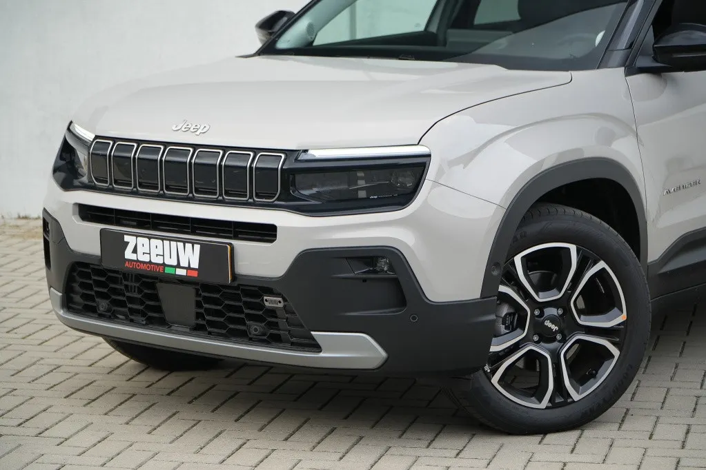 Jeep Avenger Summit 54kWh | Pano | Infotainment | Winter | Camera | 18'