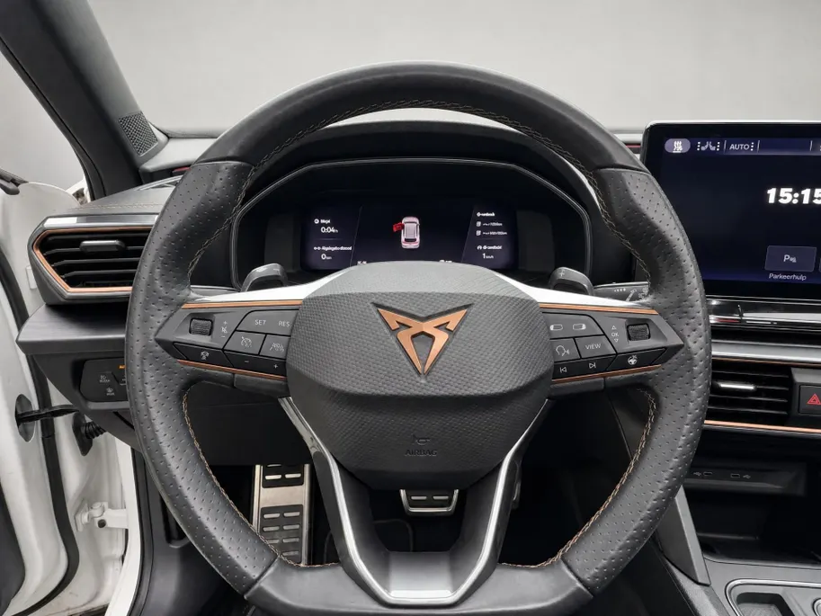 CUPRA Formentor 1.4 245pk DSG e-Hybrid VZ Performance · Panoramadak · Camera · Trekhaak · Apple/Android Car Play · Navigatie · Stoelverwarming · 19'' Inch ·